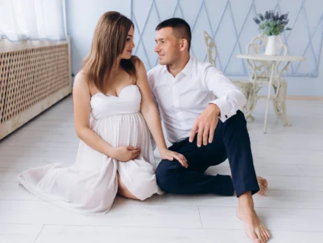 Pregnancy Photoshoot: What to Wear, Ideas for Couples & more